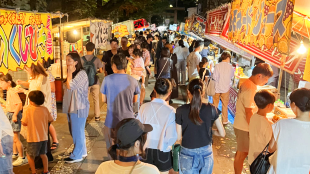 参道を彩る屋台の楽しみ